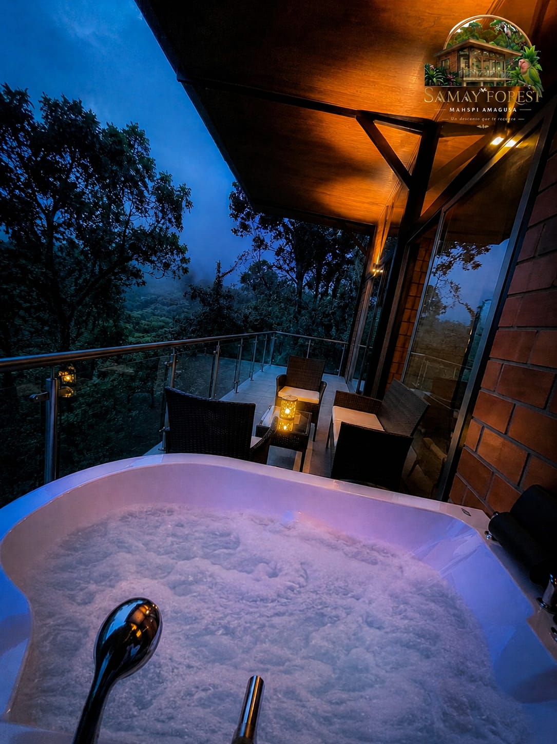 Private balcony jacuzzi at sunset — Samay Forest luxury cabin, Mashpi Amagusa